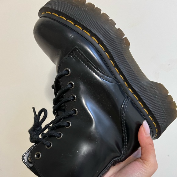 COPY - DR. MARTENS Jadon Womens Platform Boots - Picture 2 of 8